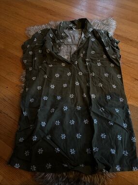 Sonoma Olive Floral Split V-Neck Tunic